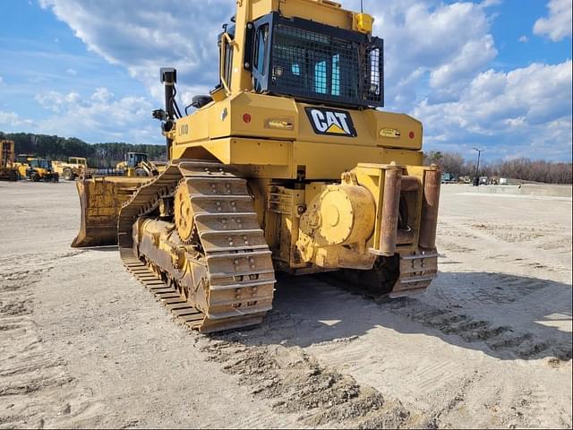 Image of Caterpillar D6T XL equipment image 4