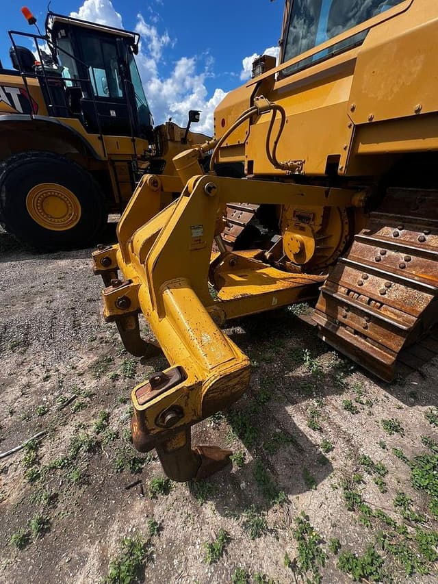 Image of Caterpillar D6T XL equipment image 3