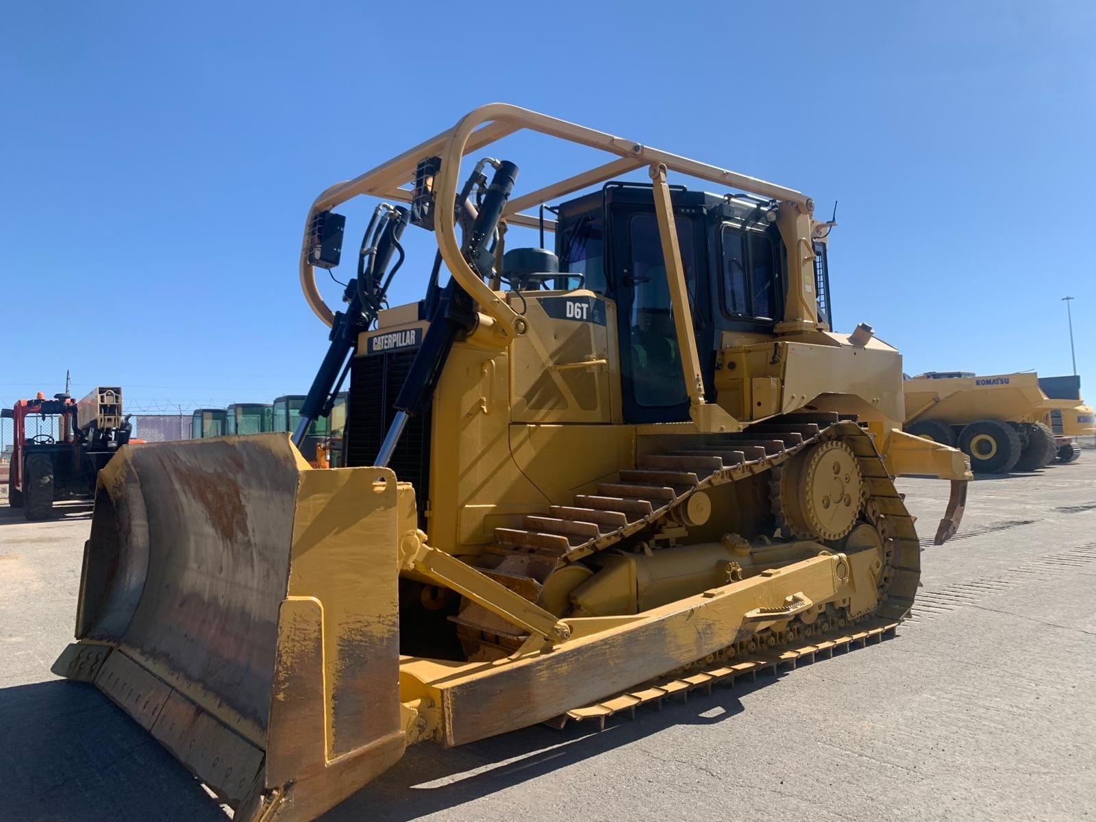 Caterpillar D6T XL Equipment Image0