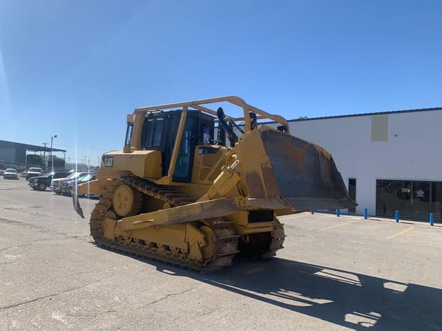 Image of Caterpillar D6T XL equipment image 2