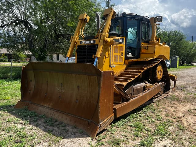 Image of Caterpillar D6T XL equipment image 1