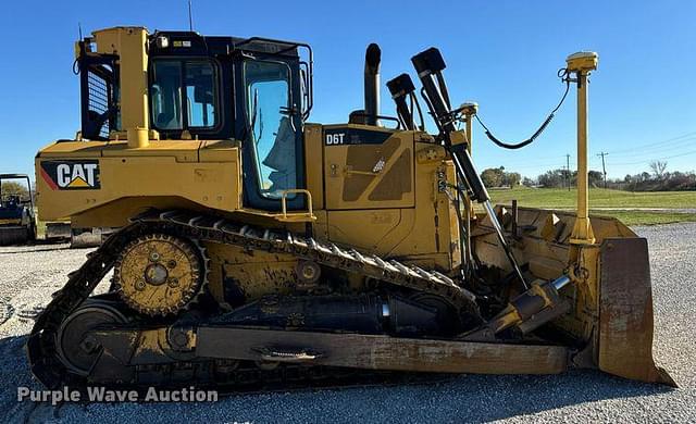 Image of Caterpillar D6T XL equipment image 3