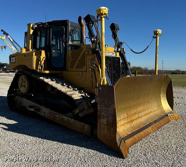 Image of Caterpillar D6T XL equipment image 2