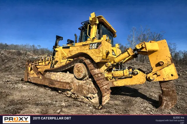Image of Caterpillar D8T equipment image 1