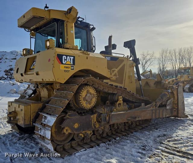 Image of Caterpillar D8T equipment image 4