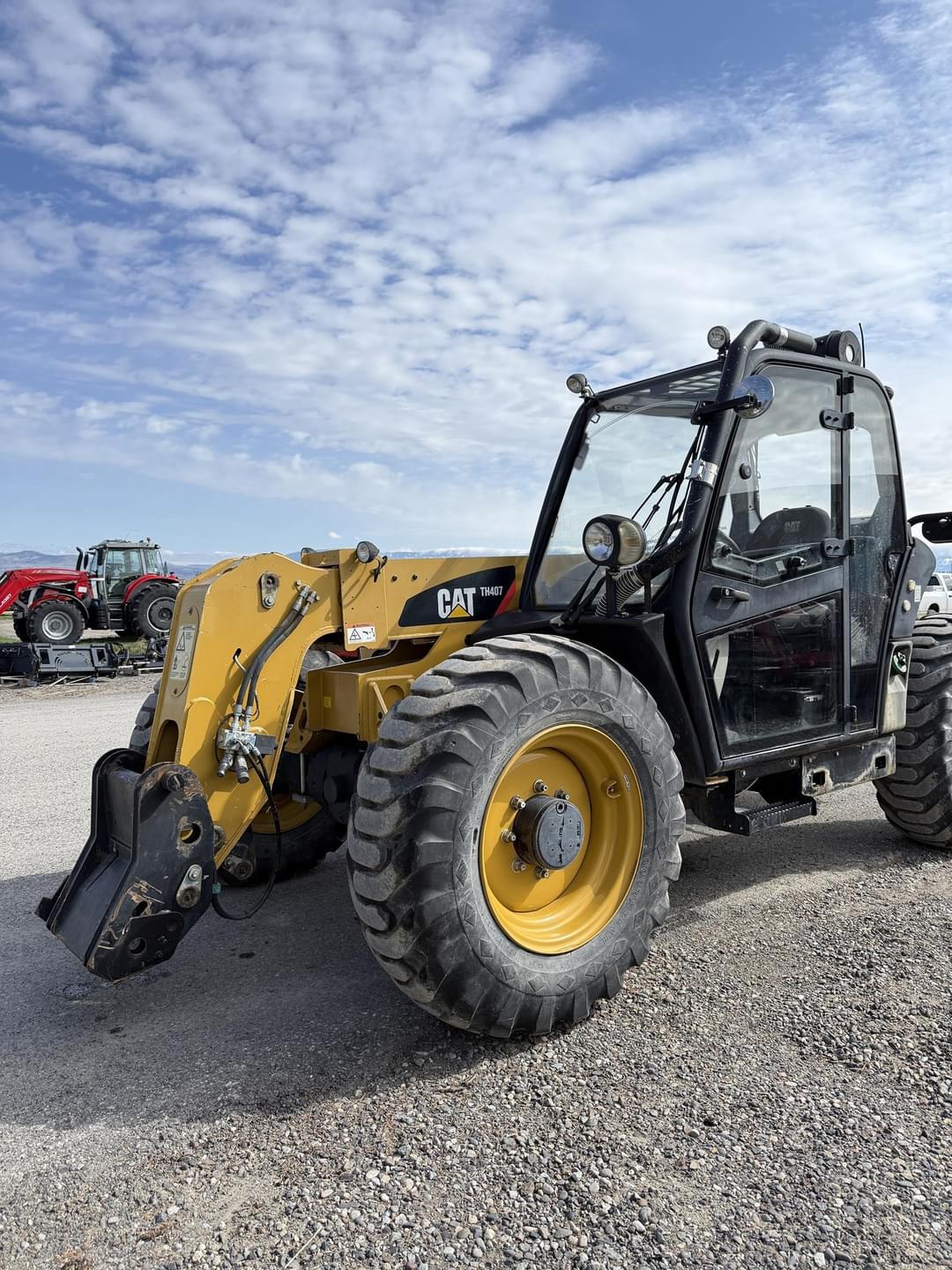 Image of Caterpillar TH407 Primary image
