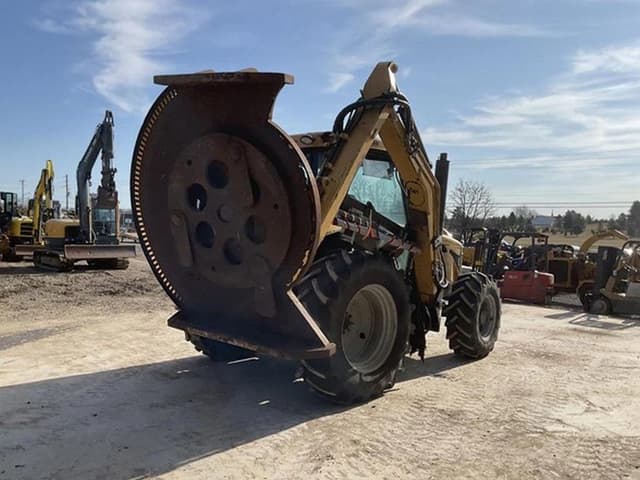 Image of Challenger MT525B equipment image 3