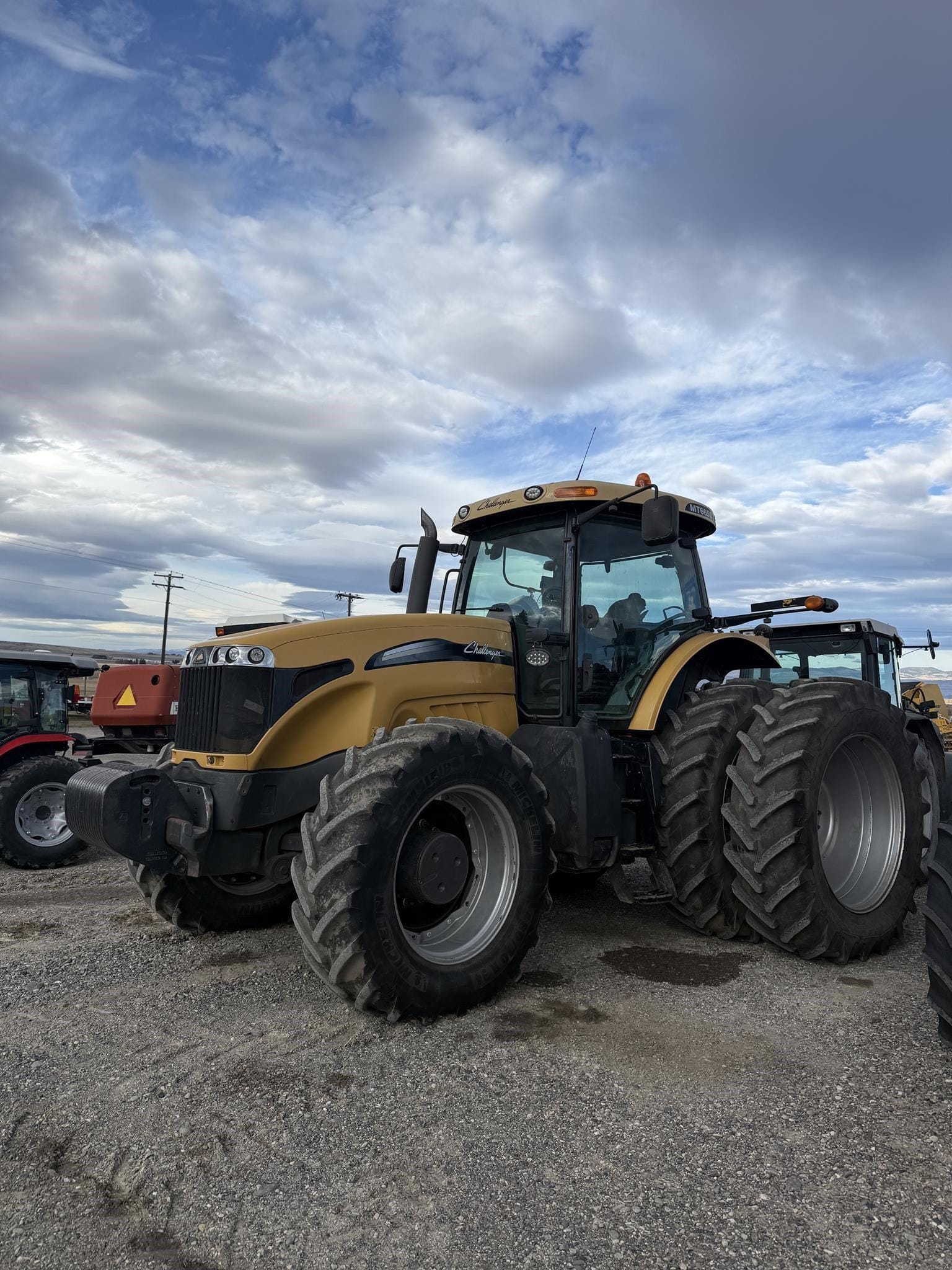 2011 Challenger MT665C Equipment Image0