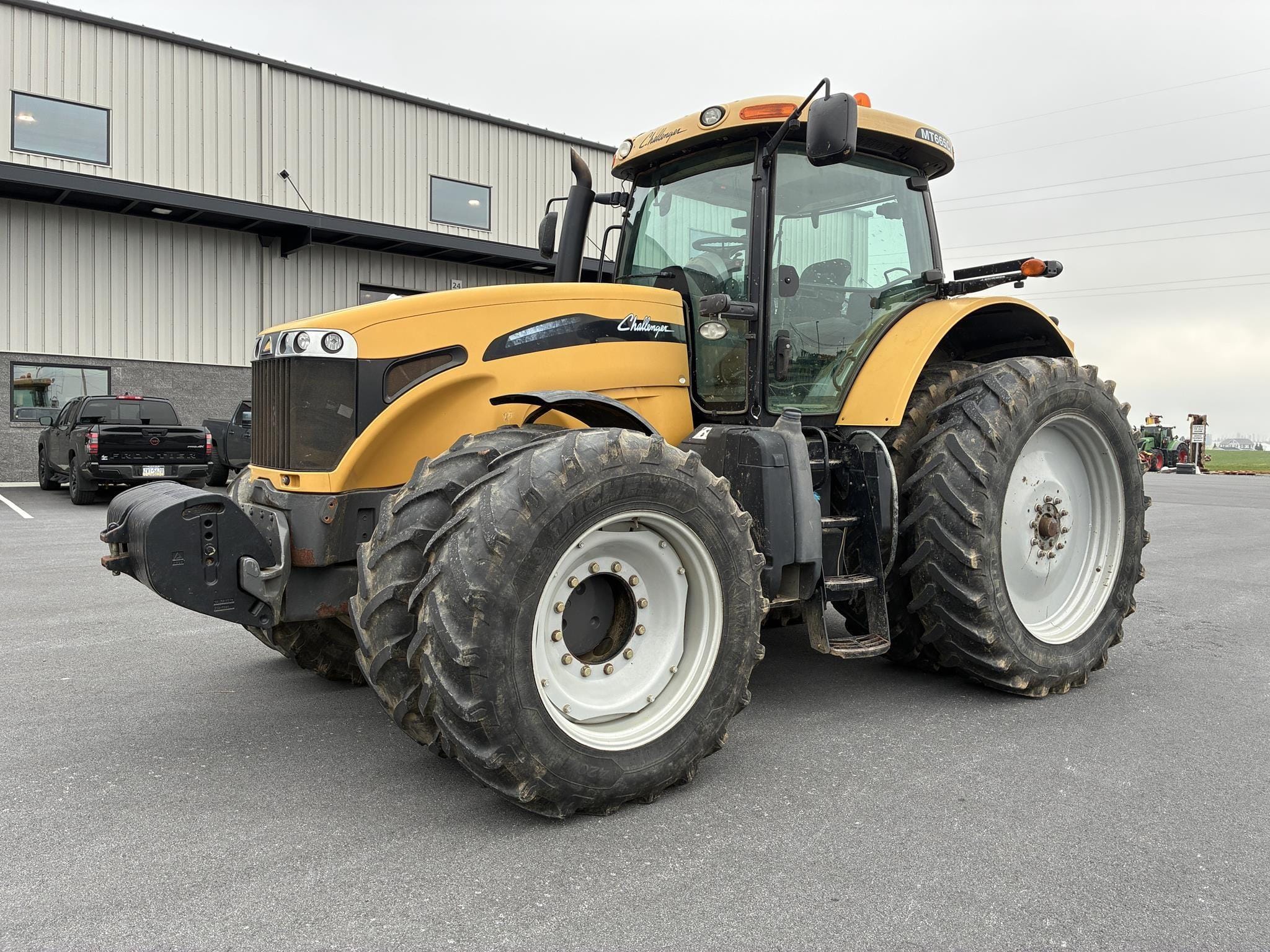 2011 Challenger MT665C Equipment Image0