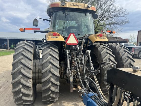 Image of Challenger MT675D equipment image 3