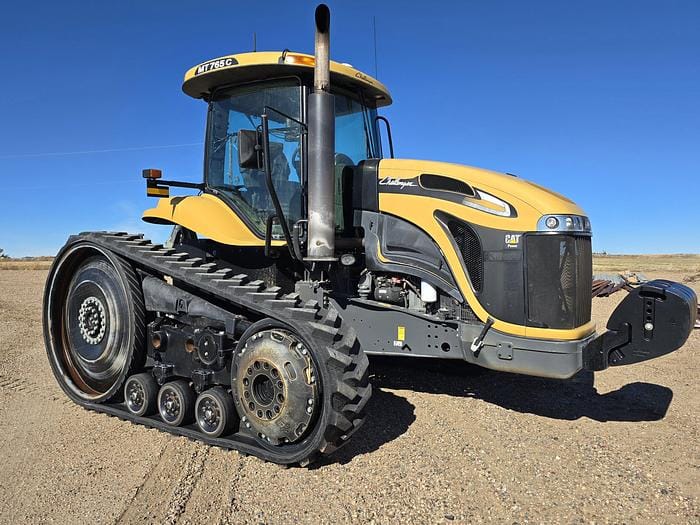 2011 Challenger MT765C Equipment Image0