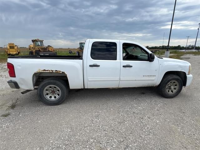 Image of Chevrolet 1500 equipment image 3