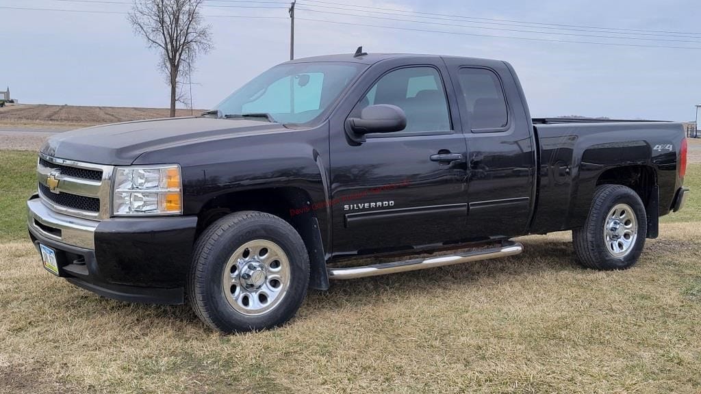 2011 Chevrolet 1500 Equipment Image0