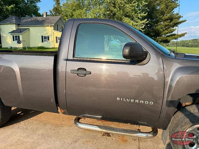 Image of Chevrolet 1500 equipment image 2