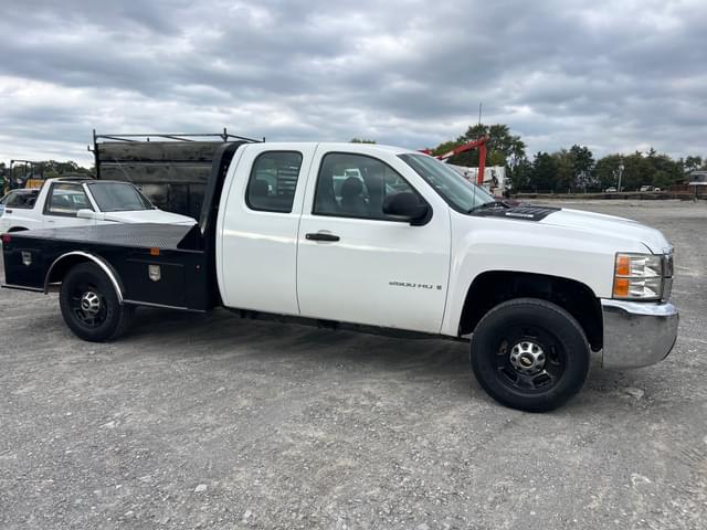 Image of Chevrolet 2500HD equipment image 4