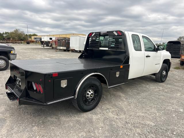 Image of Chevrolet 2500HD equipment image 3