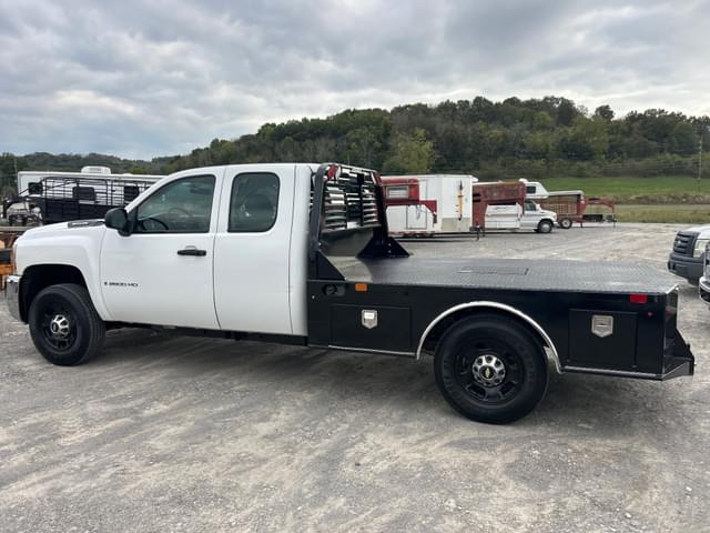 Image of Chevrolet 2500HD equipment image 1