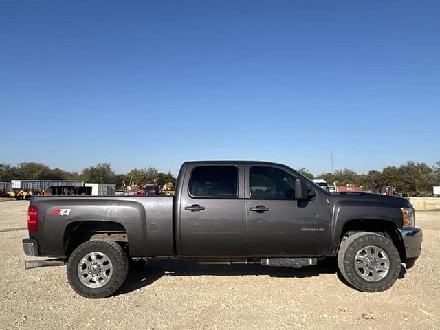 Image of Chevrolet 2500 equipment image 4