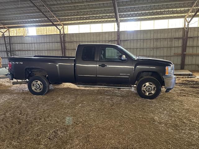 Image of Chevrolet 2500 equipment image 1