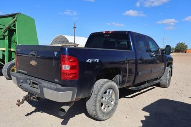 Image of Chevrolet 2500 equipment image 4