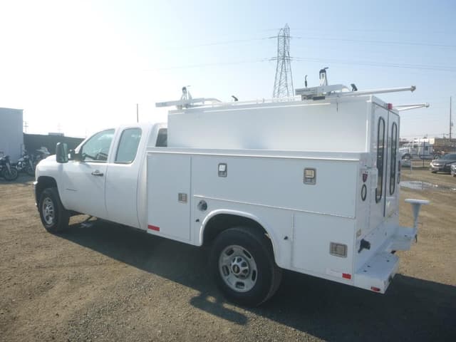 Image of Chevrolet 2500 equipment image 3