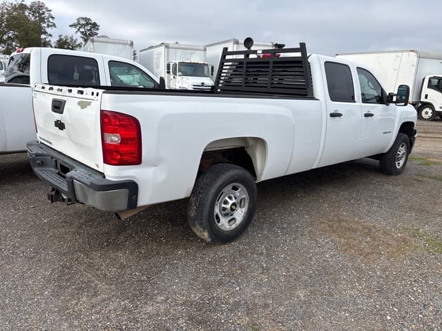 Image of Chevrolet 2500HD equipment image 2