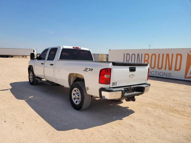 Image of Chevrolet 2500HD equipment image 2