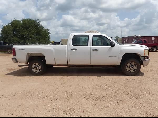 Image of Chevrolet 2500 equipment image 3