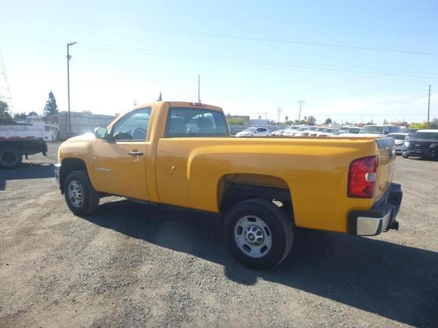 Image of Chevrolet 2500 equipment image 3