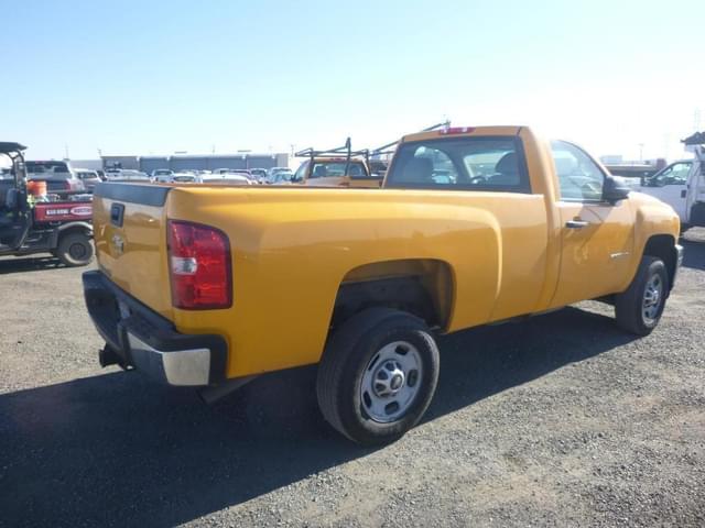 Image of Chevrolet 2500 equipment image 2