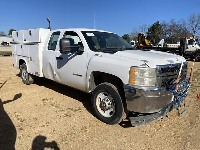 Image of Chevrolet 2500 equipment image 3