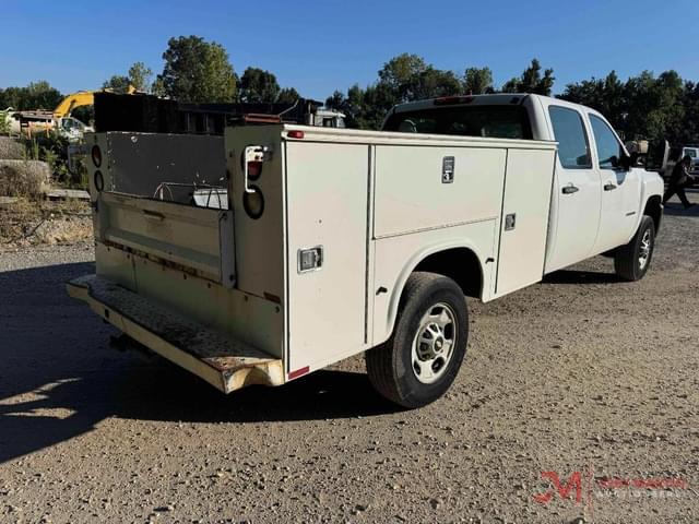Image of Chevrolet 2500HD equipment image 2