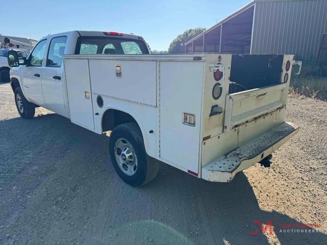 Image of Chevrolet 2500HD equipment image 3