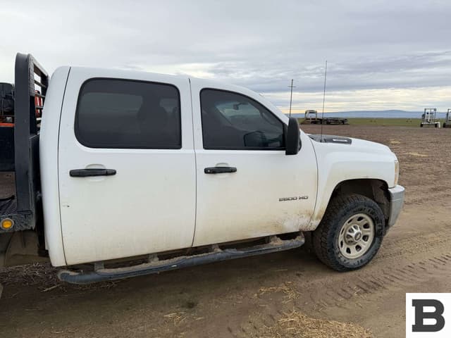 Image of Chevrolet 2500 equipment image 3