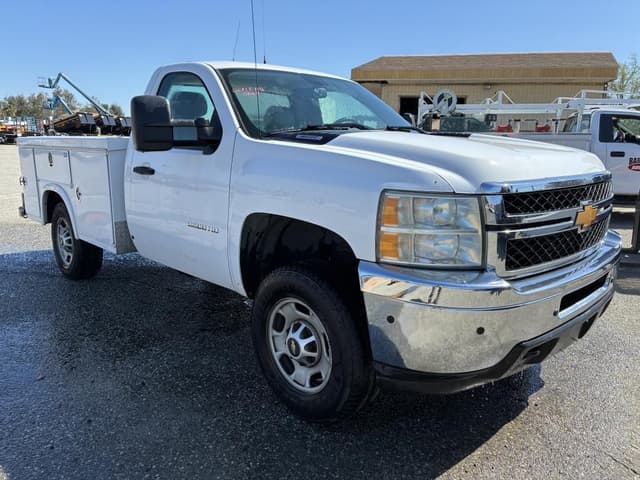 Image of Chevrolet 2500 equipment image 1
