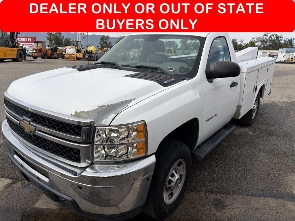 2011 Chevrolet 2500 Equipment Image0