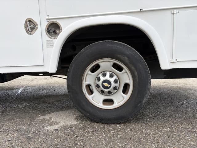 Image of Chevrolet 2500 equipment image 4