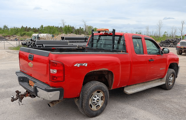 Image of Chevrolet 2500HD equipment image 4