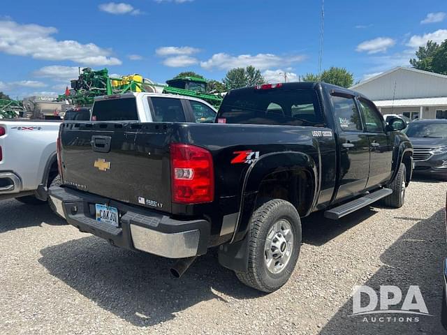 Image of Chevrolet 2500HD equipment image 1