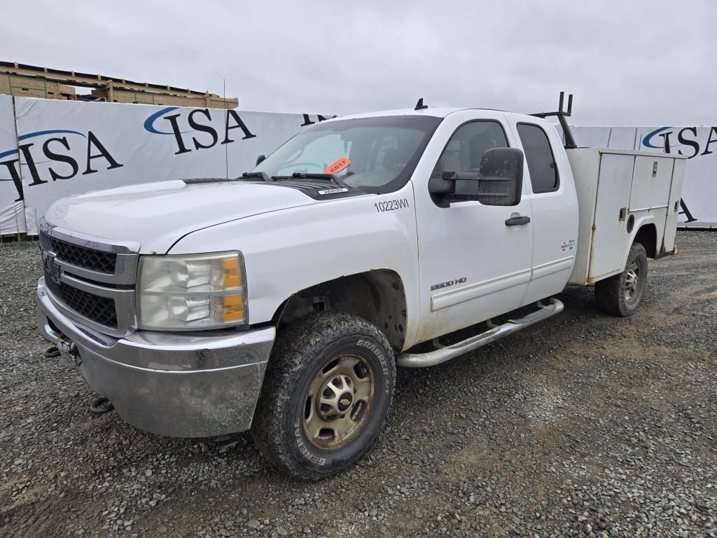 2011 Chevrolet 2500HD Equipment Image0