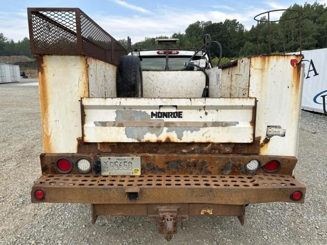Image of Chevrolet 2500HD equipment image 3