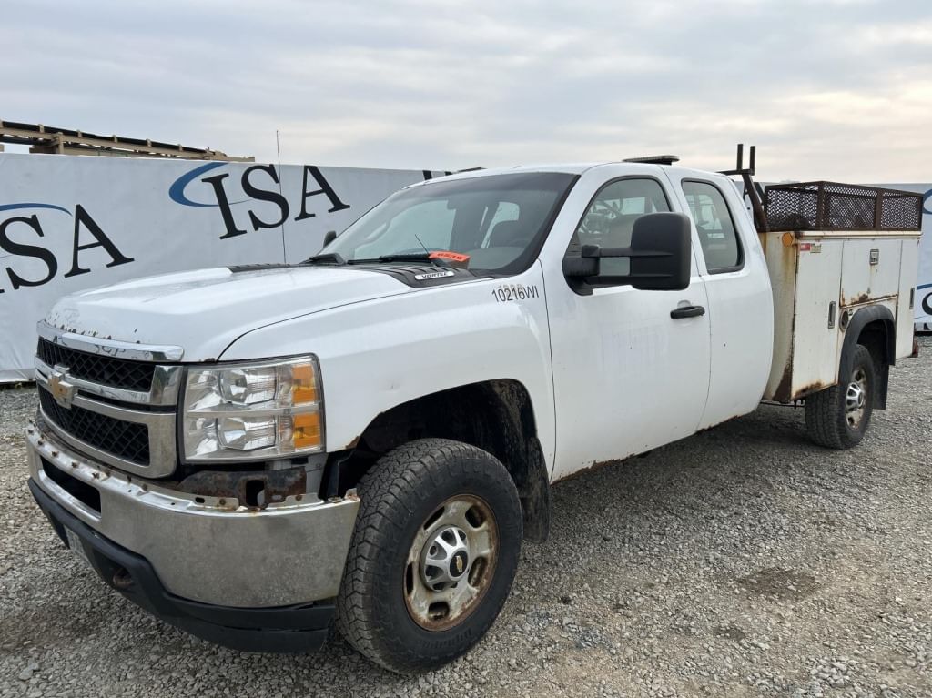 2011 Chevrolet 2500HD Equipment Image0