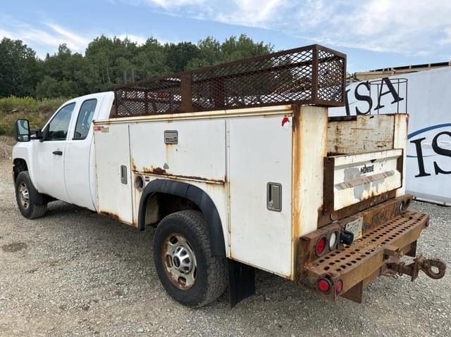 Image of Chevrolet 2500HD equipment image 2