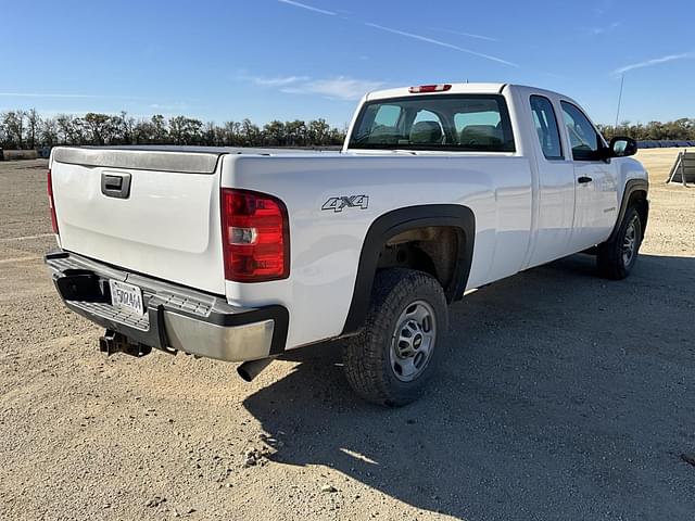 Image of Chevrolet 2500HD equipment image 4