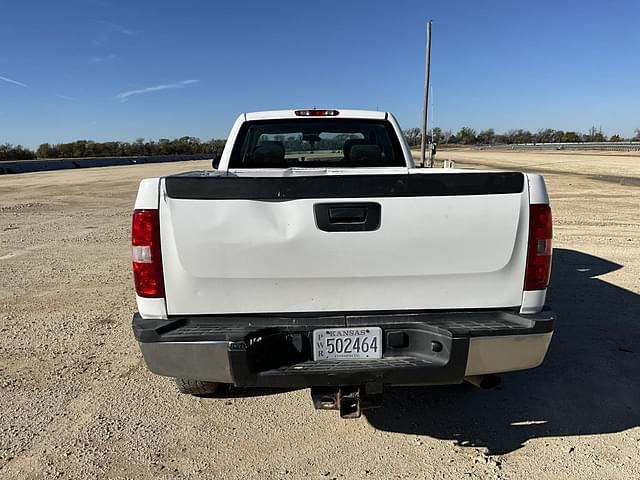 Image of Chevrolet 2500HD equipment image 3