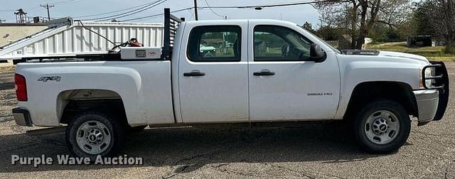 Image of Chevrolet 2500HD equipment image 3