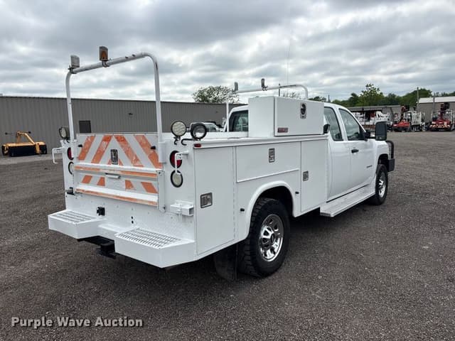 Image of Chevrolet 2500HD equipment image 4