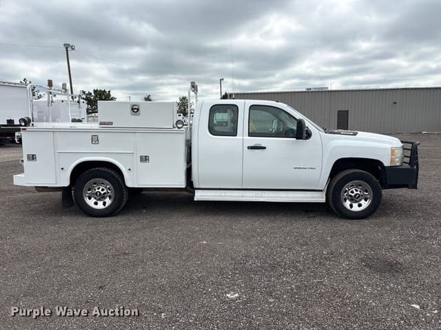 Image of Chevrolet 2500HD equipment image 3