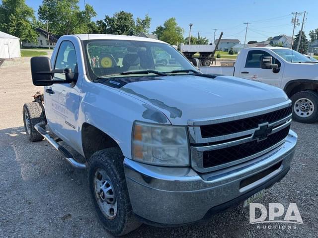 Image of Chevrolet 2500HD equipment image 3