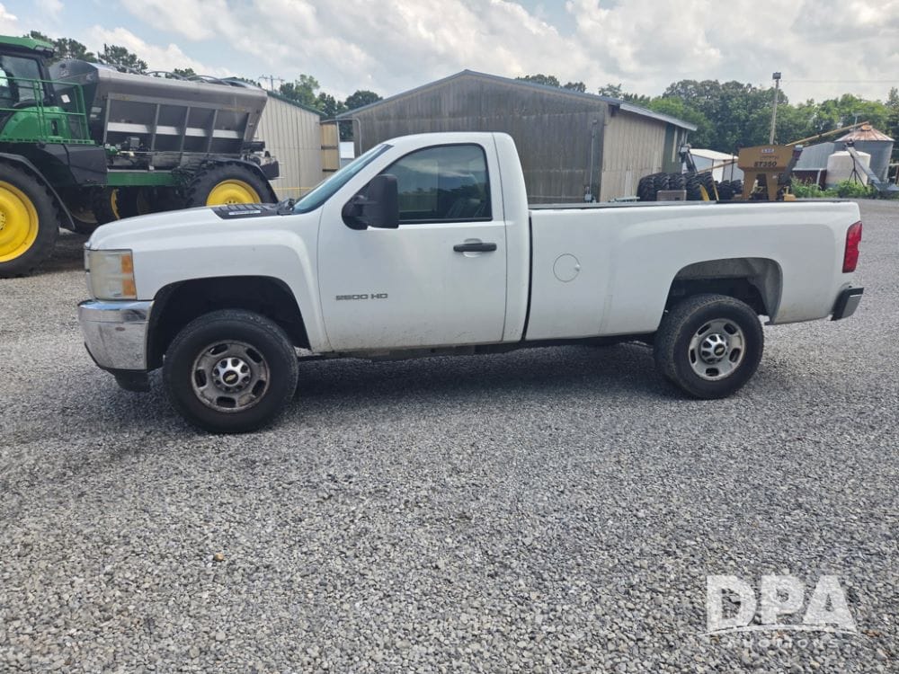 2011 Chevrolet 2500HD Equipment Image0